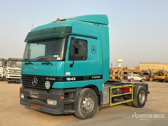2001 Mercedes-Benz Actros 1843 4x2 S/A Sleeper Truck Tractor - Камион влекач: слика 2 2001 Mercedes-Benz Actros 1843 4x2 S/A Sleeper Truck Tractor - Камион влекач: слика 2
