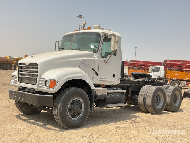 2005 Mack Granite CV713 6x4 T/A Day Cab Truck Tractor - Камион влекач: слика 1 2005 Mack Granite CV713 6x4 T/A Day Cab Truck Tractor - Камион влекач: слика 1