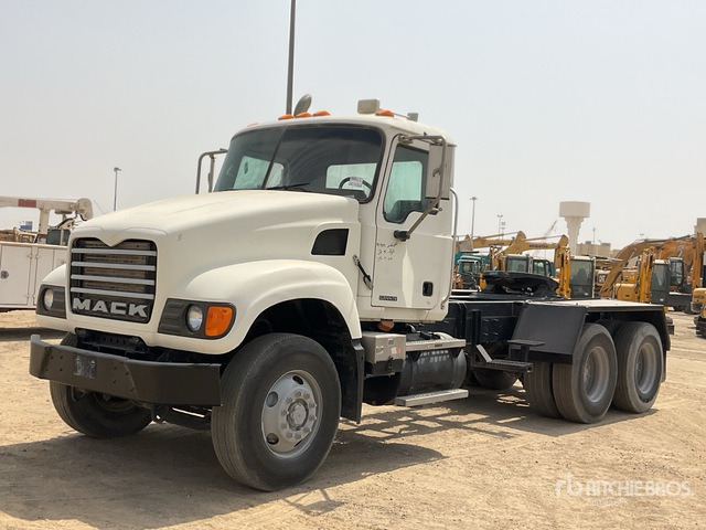 2008 Mack Granite CV713 6x4 T/A Day Cab Truck Tractor - Камион влекач: слика 1 2008 Mack Granite CV713 6x4 T/A Day Cab Truck Tractor - Камион влекач: слика 1