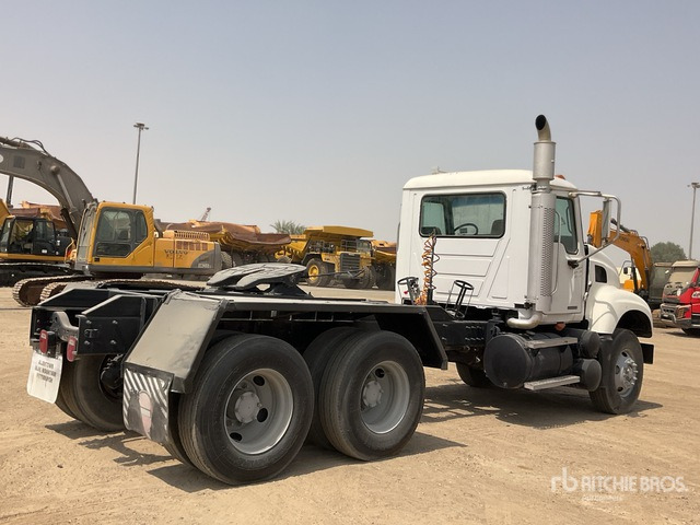 2008 Mack Granite CV713 6x4 T/A Day Cab Truck Tractor - Камион влекач: слика 3 2008 Mack Granite CV713 6x4 T/A Day Cab Truck Tractor - Камион влекач: слика 3