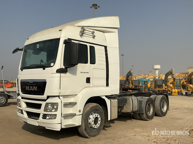2016 MAN TGS28.440 6x4 T/A Sleeper Truck Tractor - Камион влекач: слика 1 2016 MAN TGS28.440 6x4 T/A Sleeper Truck Tractor - Камион влекач: слика 1