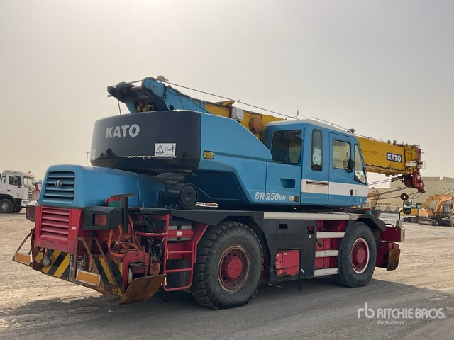 Kato KR25H - Кран за нерамни терени: слика 3 Kato KR25H - Кран за нерамни терени: слика 3