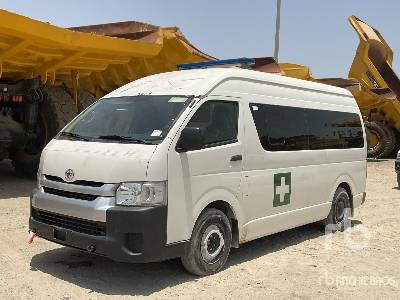 TOYOTA HIACE HIGH ROOF 4x2 - Амбулантно возило: слика 1 TOYOTA HIACE HIGH ROOF 4x2 - Амбулантно возило: слика 1