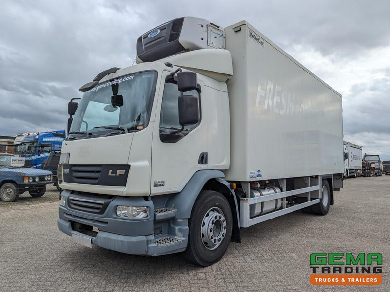 DAF FA LF55.300 4x2 Sleepcab 18T Euro5 Koel-VriesBak 6.45m + Carrier Supra 750 - Laadklep 1500KG (V781) - Изотермален камион: слика 1 DAF FA LF55.300 4x2 Sleepcab 18T Euro5 Koel-VriesBak 6.45m + Carrier Supra 750 - Laadklep 1500KG (V781) - Изотермален камион: слика 1