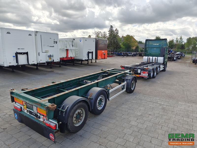 DAF XF510 8x2/4 SuperSpaceCab Euro5 - Retarder - StandAirco - 20FT ContainerCombi + 3 Assige Renders aanhanger - - Транспортер на контејнер/ Камион со променливо тело: слика 2 DAF XF510 8x2/4 SuperSpaceCab Euro5 - Retarder - StandAirco - 20FT ContainerCombi + 3 Assige Renders aanhanger - - Транспортер на контејнер/ Камион со променливо тело: слика 2