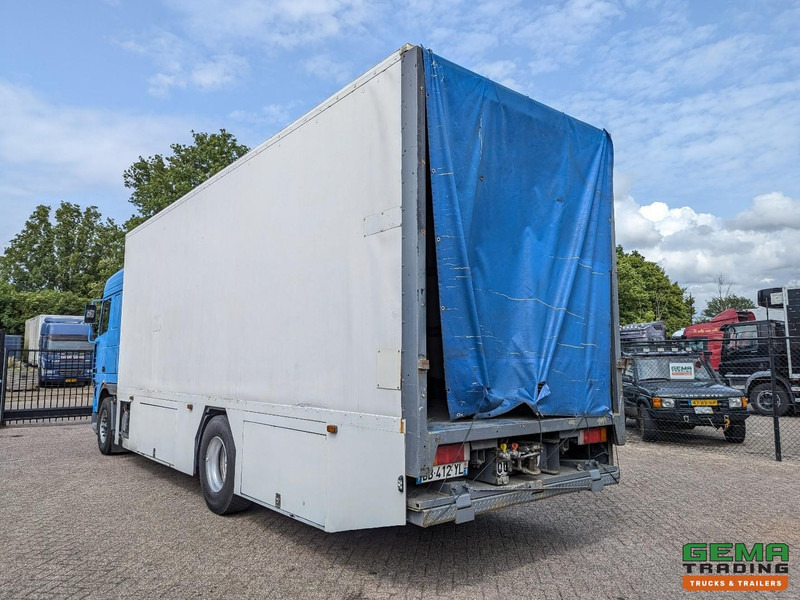 DAF XF95.430 4x2 Spacecab Euro2 - Retarder - Geslotenbak 7.7m - Handgeschakeld - Vangmuil - Камион сандучар: слика 4 DAF XF95.430 4x2 Spacecab Euro2 - Retarder - Geslotenbak 7.7m - Handgeschakeld - Vangmuil - Камион сандучар: слика 4