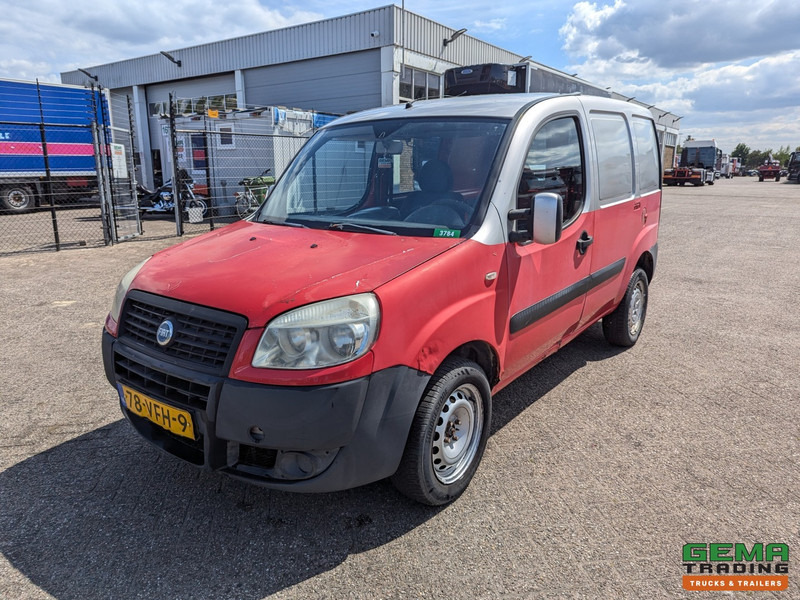 Fiat Doblò 1.9 JTD Euro4 - Handgeschakeld - Trekhaak - Мало комбе: слика 1 Fiat Doblò 1.9 JTD Euro4 - Handgeschakeld - Trekhaak - Мало комбе: слика 1