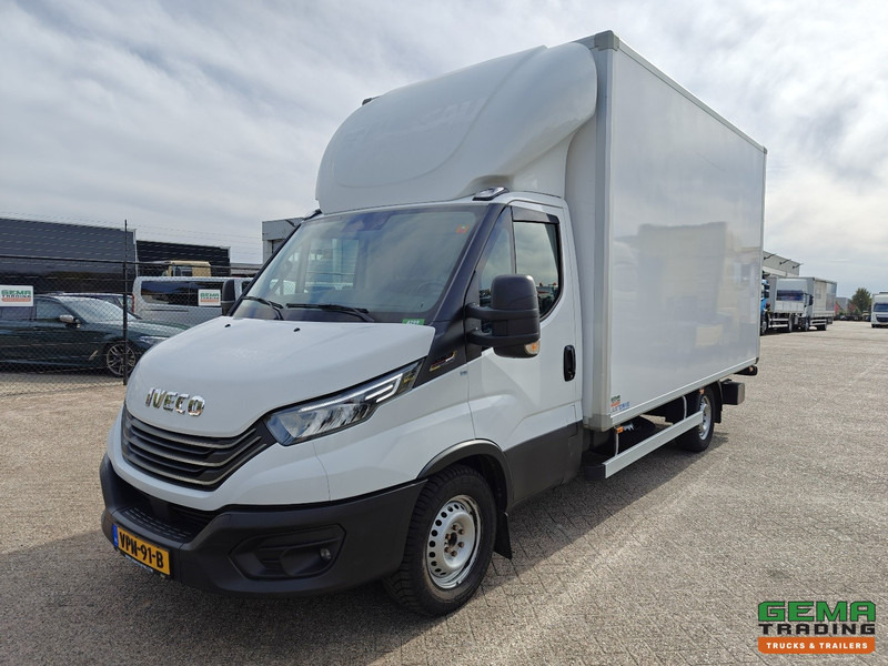 Iveco 35S18 Hi-Matic 4x2 Dagcab Euro6E - Gesloten Bak 4.2M - Laadklep 1000KG - Navi - 03/2026 APK - Комбе фургон: слика 1 Iveco 35S18 Hi-Matic 4x2 Dagcab Euro6E - Gesloten Bak 4.2M - Laadklep 1000KG - Navi - 03/2026 APK - Комбе фургон: слика 1