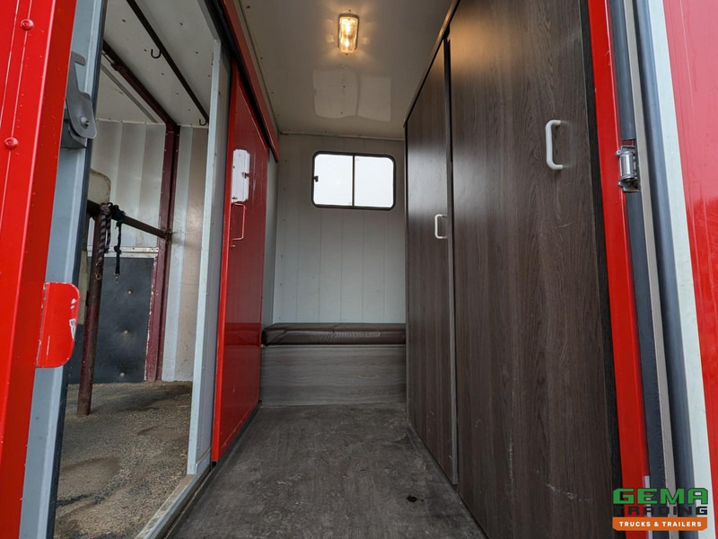 Iveco Tector ML120E24D 4x2 Euro3 DubbelCabine - Paardenwagen 3-Paards - Kleedruimte - Hydraulische klep- TOP! - Камион за коњи: слика 5 Iveco Tector ML120E24D 4x2 Euro3 DubbelCabine - Paardenwagen 3-Paards - Kleedruimte - Hydraulische klep- TOP! - Камион за коњи: слика 5