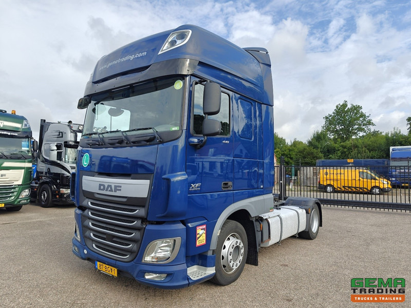 DAF XF 440 FT 4x2 SuperSpaceCab Euro6A - MEGA - Retarder - HandGeschakeld - 283.000KM! - Камион влекач: слика 1 DAF XF 440 FT 4x2 SuperSpaceCab Euro6A - MEGA - Retarder - HandGeschakeld - 283.000KM! - Камион влекач: слика 1