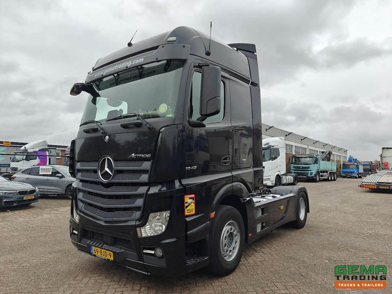 Mercedes-Benz Actros 1942 4x2 Megaspace Euro6 - Dubbele Tanks - SneeuwKettingen - SMARTTacho V2 - 02/2026 APK - Камион влекач: слика 1 Mercedes-Benz Actros 1942 4x2 Megaspace Euro6 - Dubbele Tanks - SneeuwKettingen - SMARTTacho V2 - 02/2026 APK - Камион влекач: слика 1