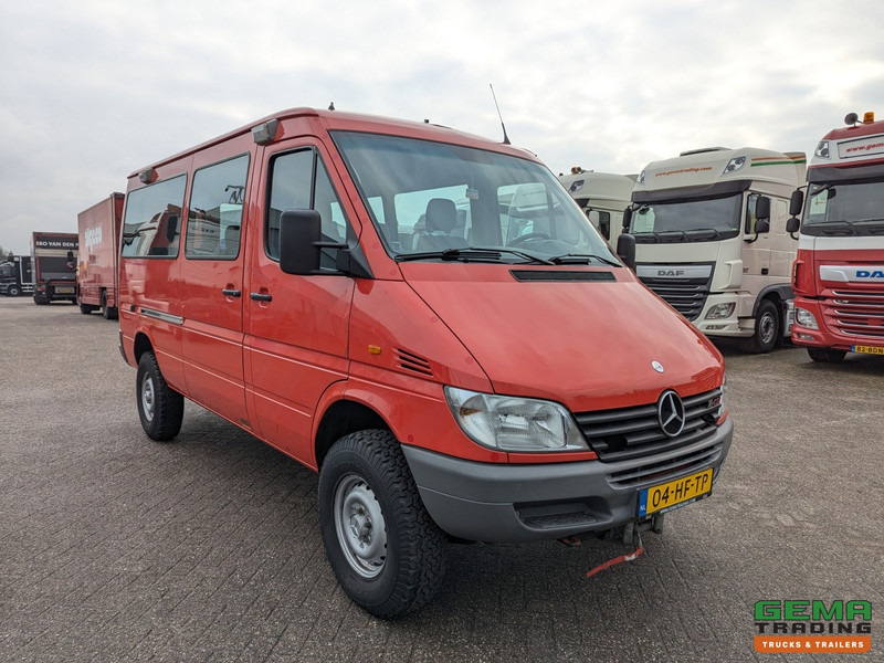 Mercedes-Benz 316 CDI 4x4 Euro3 - 59.000km - 9 Persoons - Lier - 3 Sperren! Hoge en Lage Gearing - Минибус, Патничко комбе: слика 2 Mercedes-Benz 316 CDI 4x4 Euro3 - 59.000km - 9 Persoons - Lier - 3 Sperren! Hoge en Lage Gearing - Минибус, Патничко комбе: слика 2