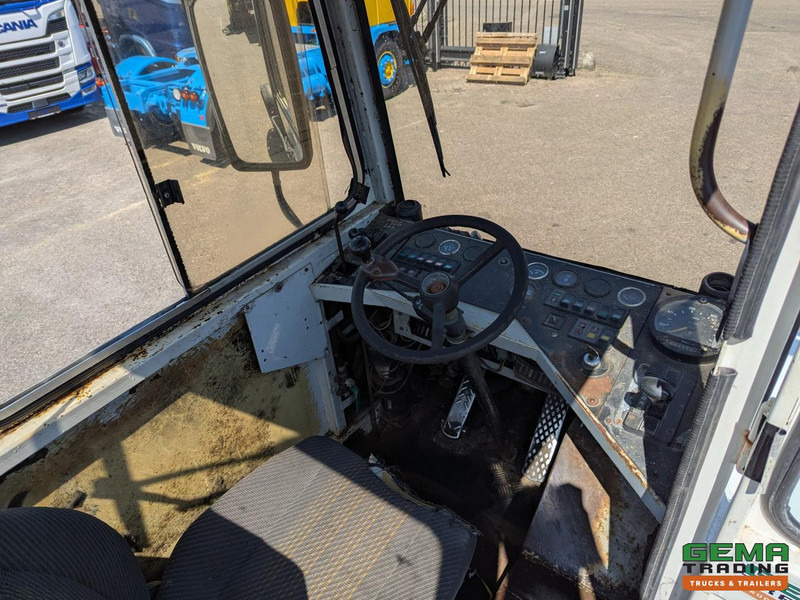 Terberg YT17 MOTOR DEFECT - MMBS Kenteken - Трактор на терминалот: слика 5 Terberg YT17 MOTOR DEFECT - MMBS Kenteken - Трактор на терминалот: слика 5