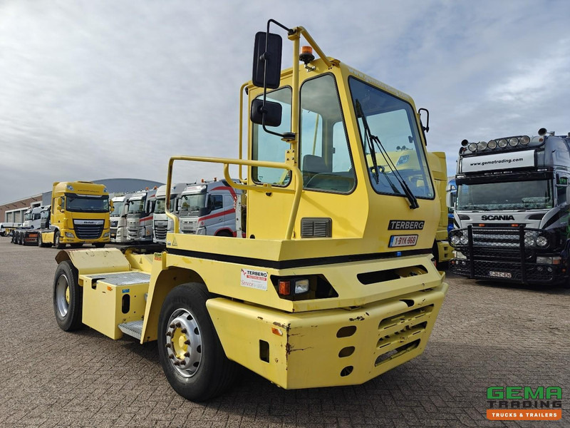 Terberg YT182 Allison - Schotel 30T - Belgisch Landbouw Kenteken - 10531 uur! - Cummins - Трактор на терминалот: слика 2 Terberg YT182 Allison - Schotel 30T - Belgisch Landbouw Kenteken - 10531 uur! - Cummins - Трактор на терминалот: слика 2