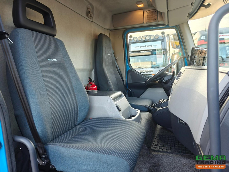 Камион ладилник Volvo FL 240 4x2 Dagcabine Euro5 - Koel-Vriesbak 5.5m - Thermo King T-800R - Laadklep 1500KG: слика 18 Камион ладилник Volvo FL 240 4x2 Dagcabine Euro5 - Koel-Vriesbak 5.5m - Thermo King T-800R - Laadklep 1500KG: слика 18