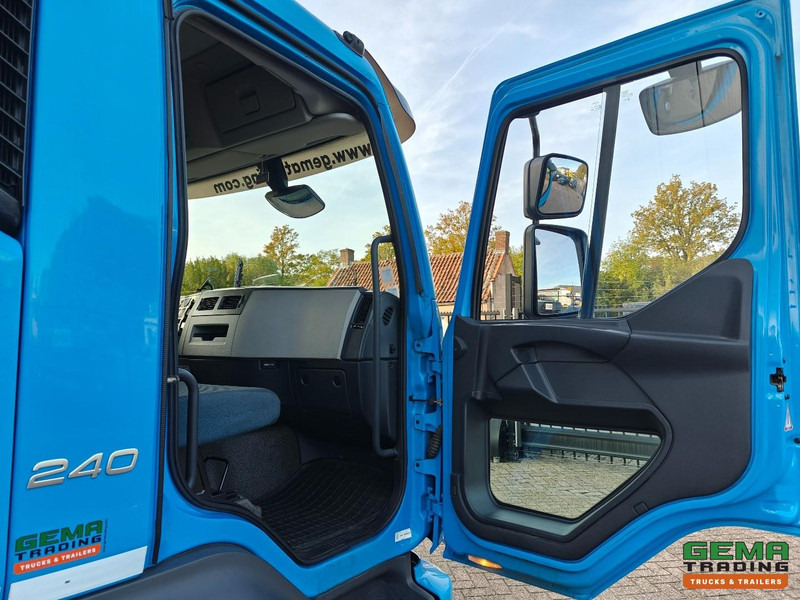 Камион ладилник Volvo FL 240 4x2 Dagcabine Euro5 - Koel-Vriesbak 5.5m - Thermo King T-800R - Laadklep 1500KG: слика 13 Камион ладилник Volvo FL 240 4x2 Dagcabine Euro5 - Koel-Vriesbak 5.5m - Thermo King T-800R - Laadklep 1500KG: слика 13