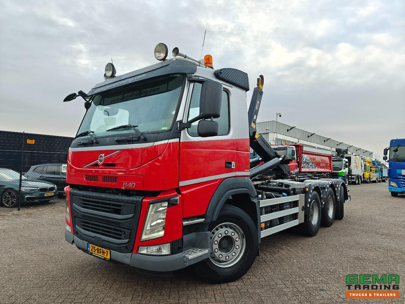 Volvo FM 460 8x4/4 Dagcabine Euro6B - HaakarmSysteem Hyvalift 30.62S 30T - NaafReductie - Lift/NaloopAs - Vangmuil - Камион со кука за подигање: слика 1 Volvo FM 460 8x4/4 Dagcabine Euro6B - HaakarmSysteem Hyvalift 30.62S 30T - NaafReductie - Lift/NaloopAs - Vangmuil - Камион со кука за подигање: слика 1