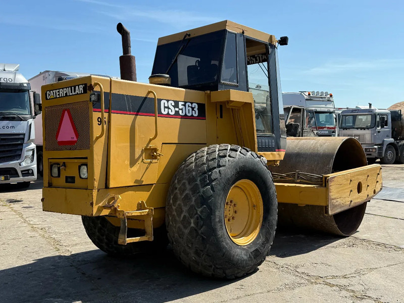 Caterpillar CS 563 Roller with vibration - Ваљак: слика 4 Caterpillar CS 563 Roller with vibration - Ваљак: слика 4