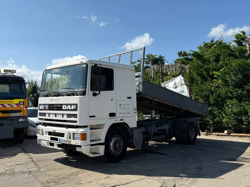 DAF 95.430 ATI 4X2 Tipper SPRING/AIR ZF MAN GEARBOX - Кипер: слика 2 DAF 95.430 ATI 4X2 Tipper SPRING/AIR ZF MAN GEARBOX - Кипер: слика 2