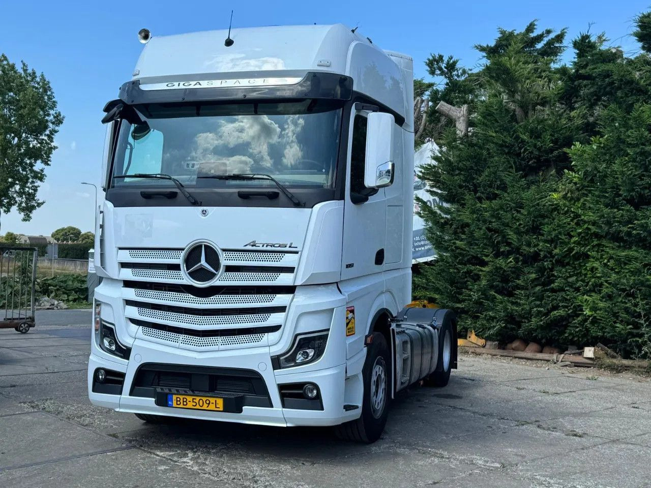 Mercedes-Benz Actros 1851 4X2 GIGA SPACE Spring/Air Retarder 1 - Камион влекач: слика 2 Mercedes-Benz Actros 1851 4X2 GIGA SPACE Spring/Air Retarder 1 - Камион влекач: слика 2