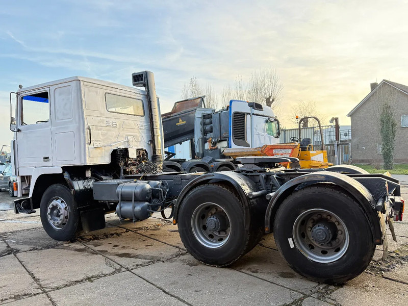 Volvo F 12 Turbo B 380 6X4 Tractor-Unit Spring/Spring Manual Gearbox - Камион влекач: слика 3 Volvo F 12 Turbo B 380 6X4 Tractor-Unit Spring/Spring Manual Gearbox - Камион влекач: слика 3