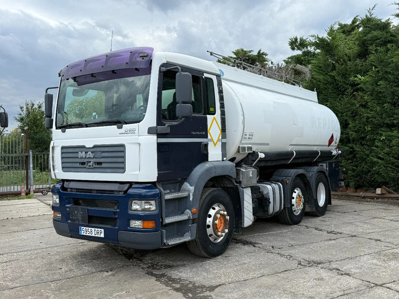 MAN TGA 26.430 6X2 Fuel Tank 21.000L 3 Comp + Pump D20 Engine - Камион цистерна, Камион со кран: слика 2 MAN TGA 26.430 6X2 Fuel Tank 21.000L 3 Comp + Pump D20 Engine - Камион цистерна, Камион со кран: слика 2