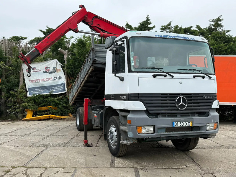 Mercedes-Benz Actros 1831 V6 4X2 Tipper + crane EPS Manual Gearbox 3 peddal - Кипер, Камион со кран: слика 1 Mercedes-Benz Actros 1831 V6 4X2 Tipper + crane EPS Manual Gearbox 3 peddal - Кипер, Камион со кран: слика 1