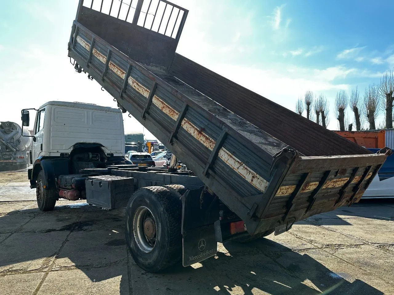 Mercedes-Benz SK 1733 V6 4X2 Tipper Spring/Spring EPS Manual G - Кипер: слика 3 Mercedes-Benz SK 1733 V6 4X2 Tipper Spring/Spring EPS Manual G - Кипер: слика 3