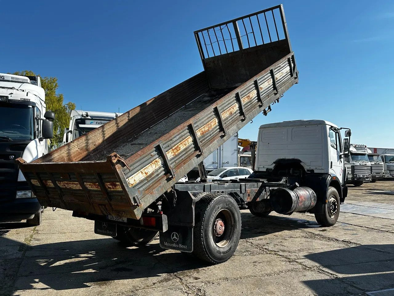 Mercedes-Benz SK 1733 V6 4X2 Tipper Spring/Spring EPS Manual G - Кипер: слика 4 Mercedes-Benz SK 1733 V6 4X2 Tipper Spring/Spring EPS Manual G - Кипер: слика 4