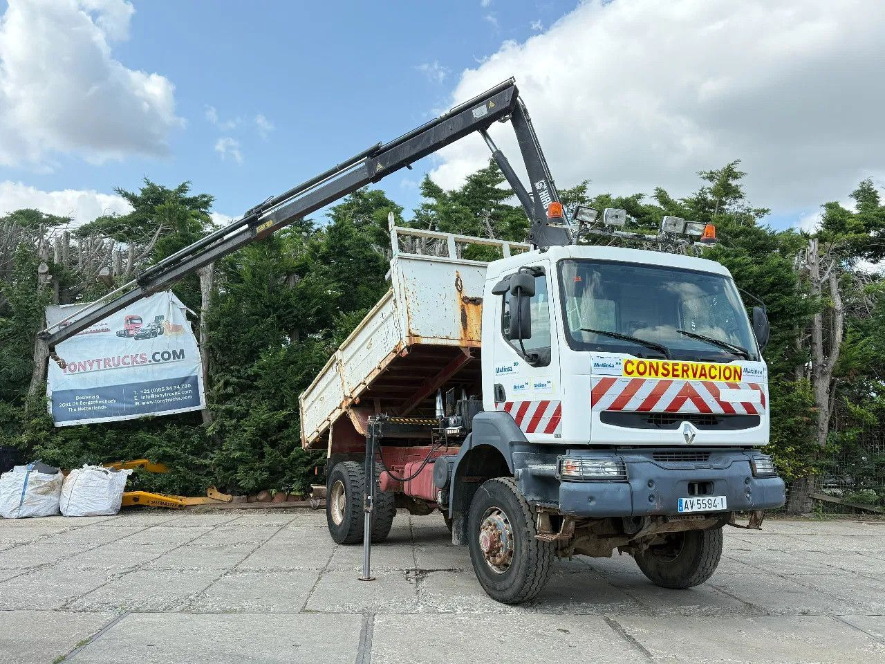 Renault Kerax 400 4X4 Tipper + Hiab 085 Spring/Spring EU - Кипер, Камион со кран: слика 1 Renault Kerax 400 4X4 Tipper + Hiab 085 Spring/Spring EU - Кипер, Камион со кран: слика 1