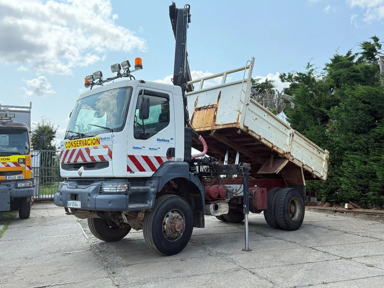 Renault Kerax 400 4X4 Tipper + Hiab 085 Spring/Spring EU - Кипер, Камион со кран: слика 2 Renault Kerax 400 4X4 Tipper + Hiab 085 Spring/Spring EU - Кипер, Камион со кран: слика 2