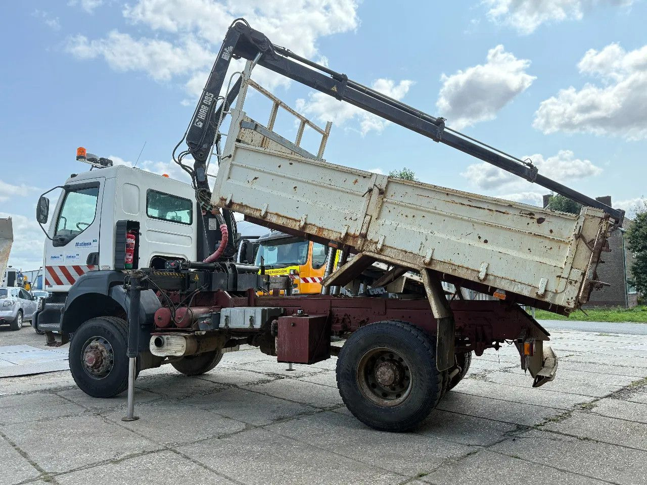 Renault Kerax 400 4X4 Tipper + Hiab 085 Spring/Spring EU - Кипер, Камион со кран: слика 3 Renault Kerax 400 4X4 Tipper + Hiab 085 Spring/Spring EU - Кипер, Камион со кран: слика 3