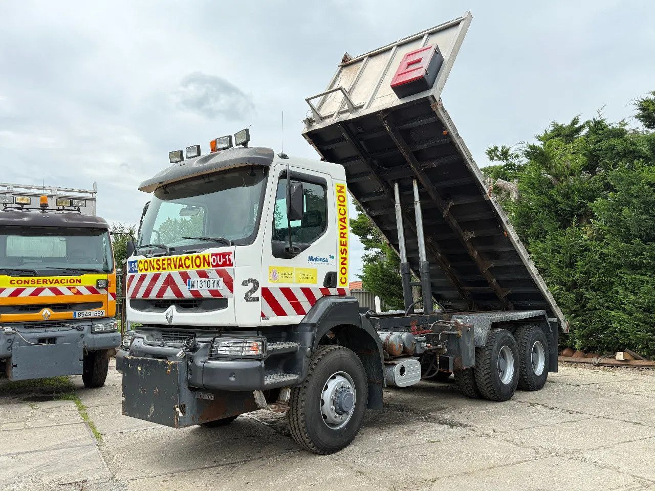 Renault Kerax 400 6X6 Tipper Spring/spring ZF Man Gear E - Кипер: слика 2 Renault Kerax 400 6X6 Tipper Spring/spring ZF Man Gear E - Кипер: слика 2