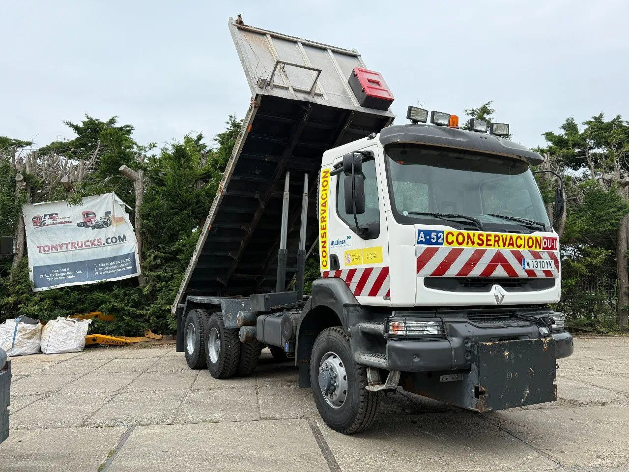 Renault Kerax 400 6X6 Tipper Spring/spring ZF Man Gear E - Кипер: слика 1 Renault Kerax 400 6X6 Tipper Spring/spring ZF Man Gear E - Кипер: слика 1