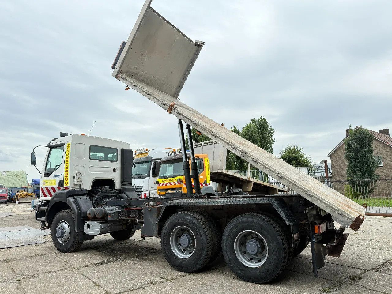 Renault Kerax 400 6X6 Tipper Spring/spring ZF Man Gear E - Кипер: слика 3 Renault Kerax 400 6X6 Tipper Spring/spring ZF Man Gear E - Кипер: слика 3