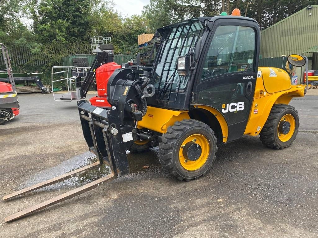 JCB 520-40 - Телескопски ракувач: слика 1 JCB 520-40 - Телескопски ракувач: слика 1