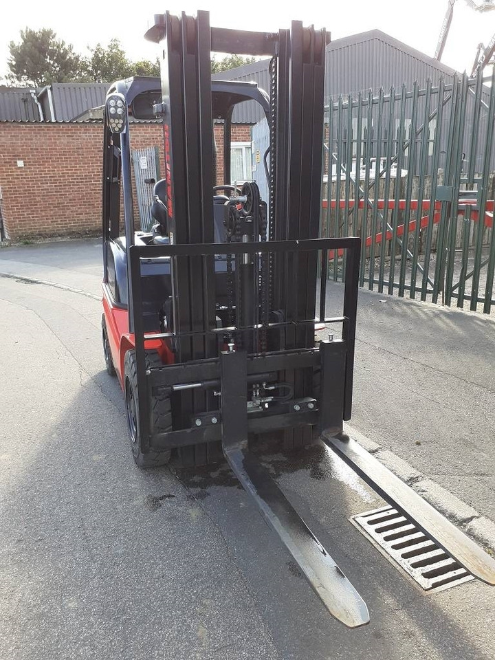 Manitou MI 25 D - Дизел вилушкар: слика 3 Manitou MI 25 D - Дизел вилушкар: слика 3