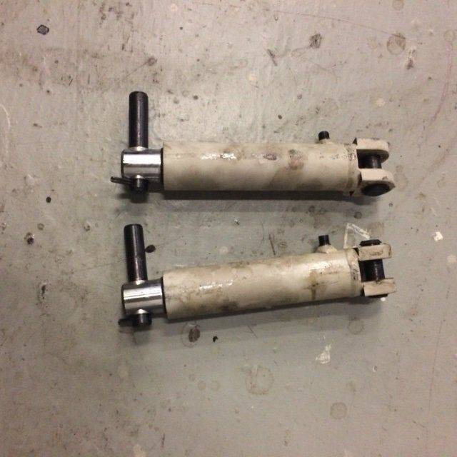 2X Lift cylinder for Linde N20V, Series 132, 1111 - Хидрауличен цилиндар за Опрема за ракување со материјали: слика 1 2X Lift cylinder for Linde N20V, Series 132, 1111 - Хидрауличен цилиндар за Опрема за ракување со материјали: слика 1