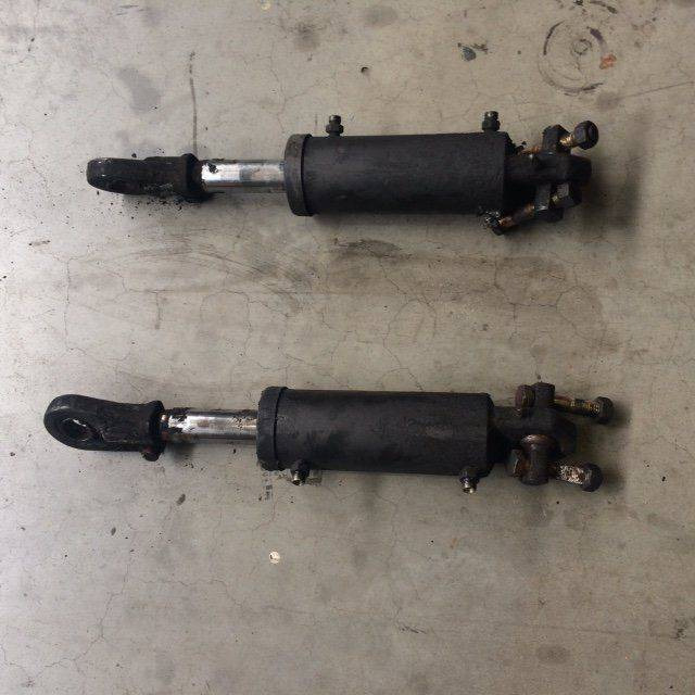 Cylinder Tilt for Linde E30, Series 336-03 - Хидрауличен цилиндар за Опрема за ракување со материјали: слика 1 Cylinder Tilt for Linde E30, Series 336-03 - Хидрауличен цилиндар за Опрема за ракување со материјали: слика 1