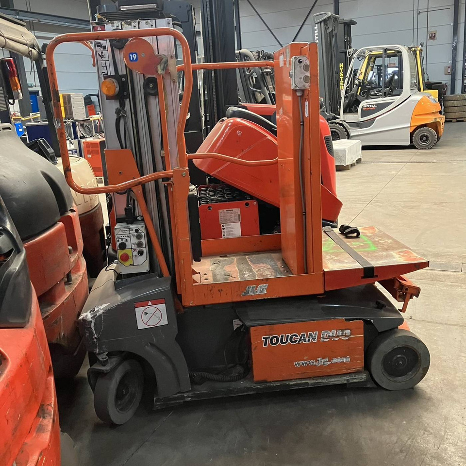 JLG Toucan Duo - Вертикален јарболски подигнувач: слика 1 JLG Toucan Duo - Вертикален јарболски подигнувач: слика 1