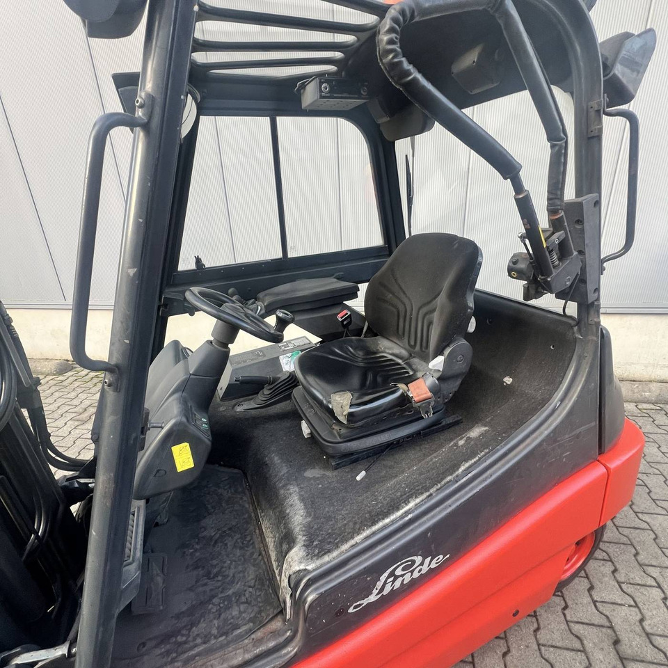 Linde E30 (336-02) - Електричен вилушкар: слика 4 Linde E30 (336-02) - Електричен вилушкар: слика 4