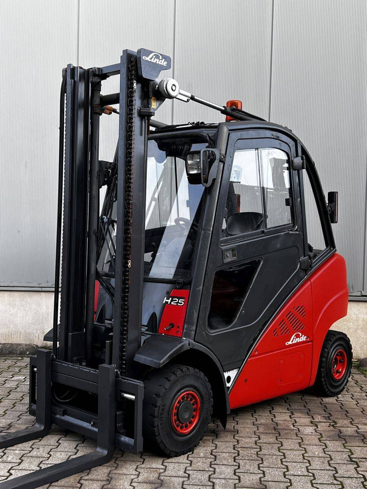 Linde H25D (392) - Дизел вилушкар: слика 1 Linde H25D (392) - Дизел вилушкар: слика 1
