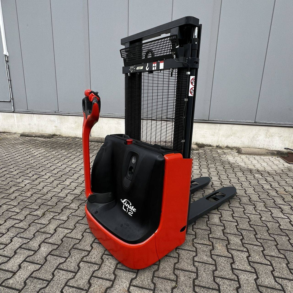 Linde L12 (1172) - Сложувач: слика 1 Linde L12 (1172) - Сложувач: слика 1