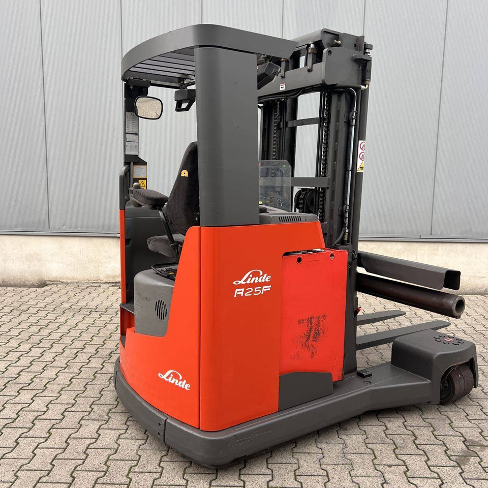 Linde R25F - 4-насочен вилушкар: слика 2 Linde R25F - 4-насочен вилушкар: слика 2