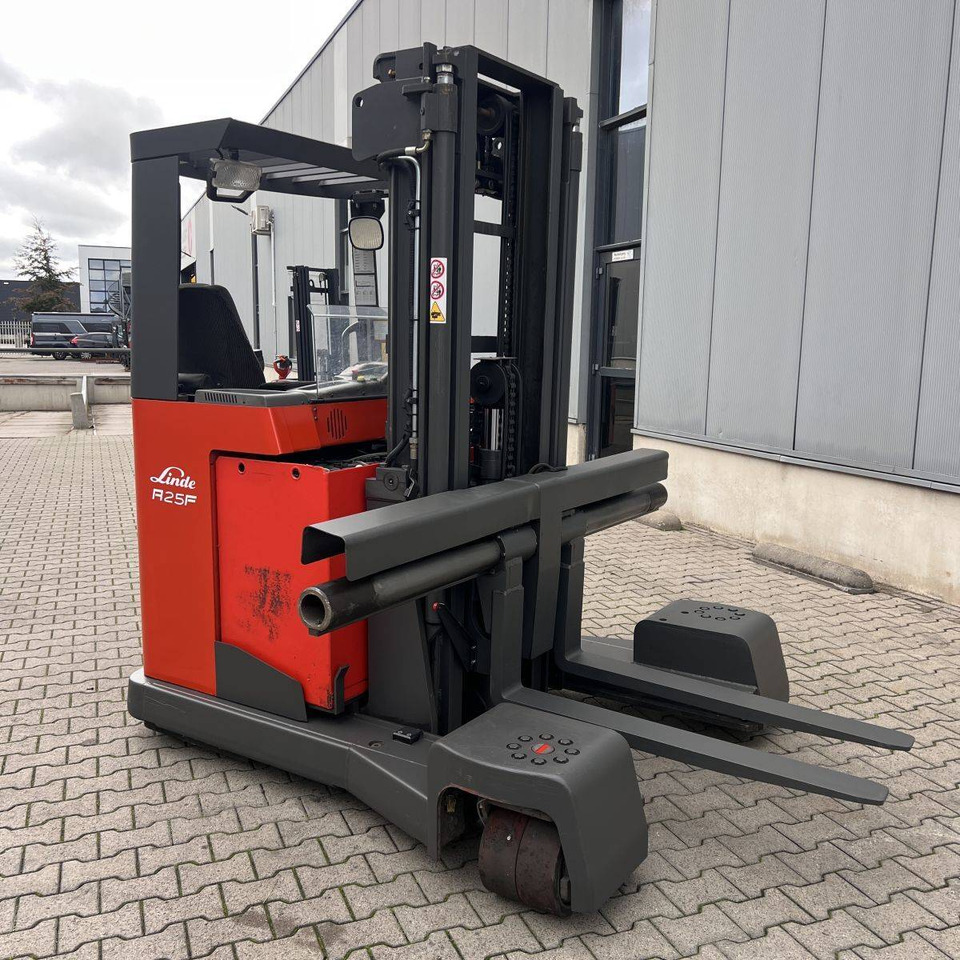 Linde R25F - 4-насочен вилушкар: слика 3 Linde R25F - 4-насочен вилушкар: слика 3