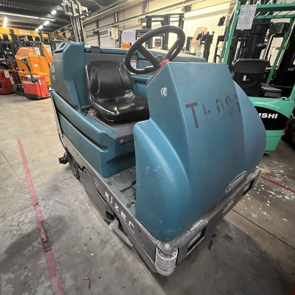 Tennant 7300 Fast - Машина за чистење подови: слика 3 Tennant 7300 Fast - Машина за чистење подови: слика 3