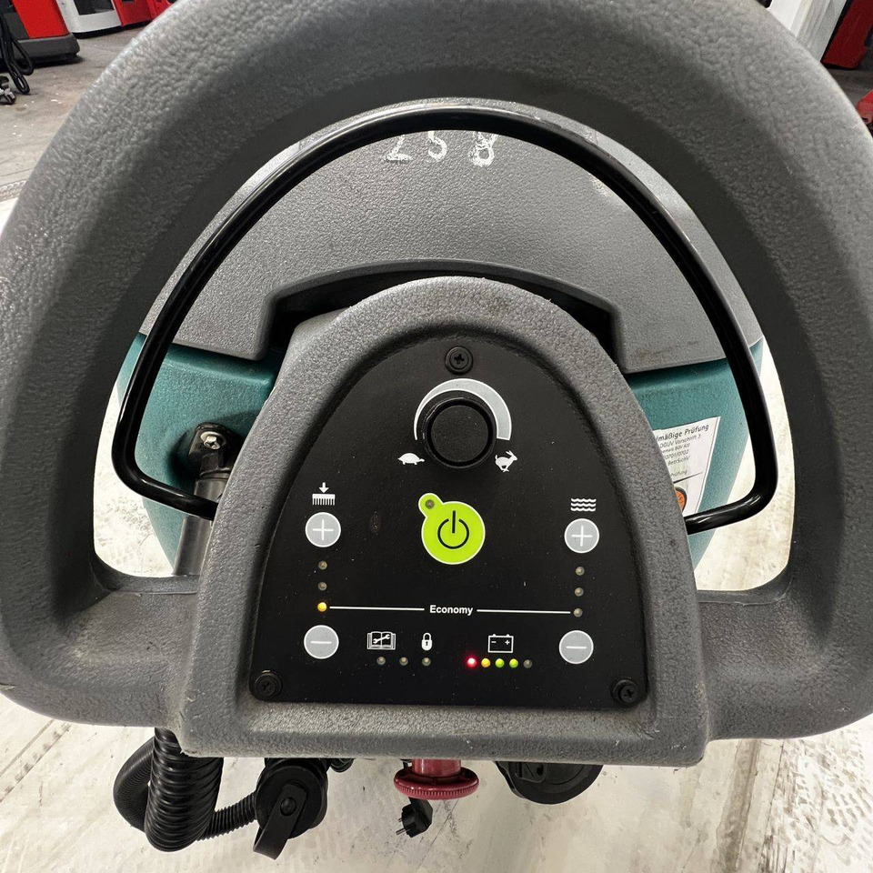 Tennant T5 - Машина за чистење подови: слика 5 Tennant T5 - Машина за чистење подови: слика 5