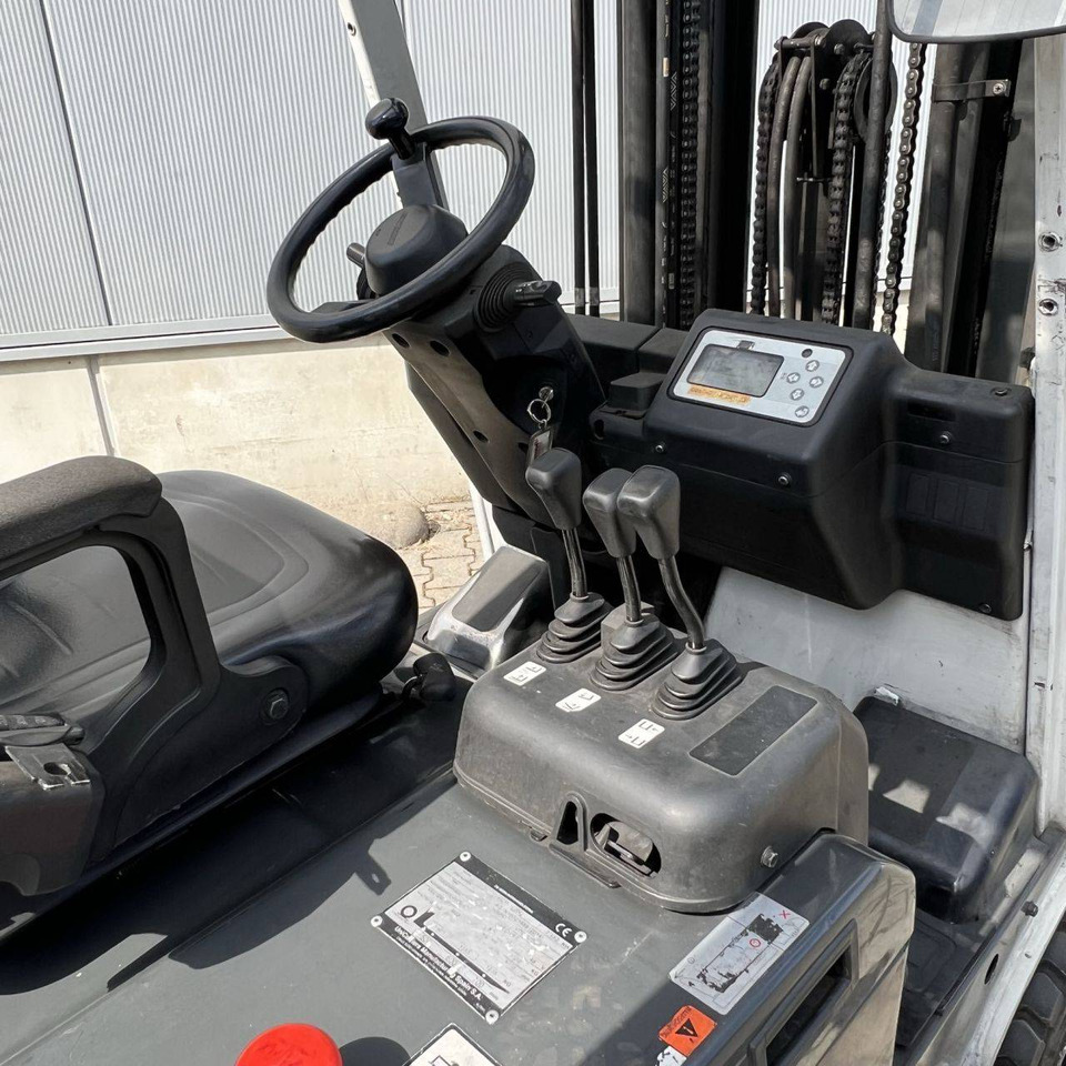 Unicarriers TX3-20L (AG1N1L20Q) - Електричен вилушкар: слика 3 Unicarriers TX3-20L (AG1N1L20Q) - Електричен вилушкар: слика 3