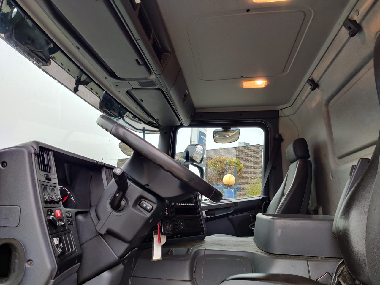SCANIA P400 - Камион цистерна: слика 3 SCANIA P400 - Камион цистерна: слика 3