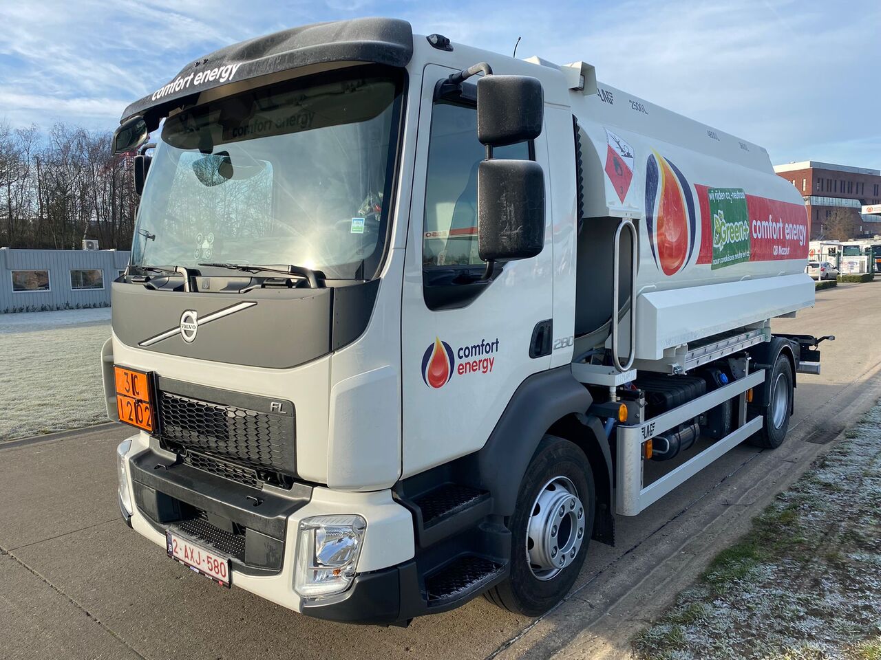 VOLVO FL - Камион цистерна: слика 1 VOLVO FL - Камион цистерна: слика 1